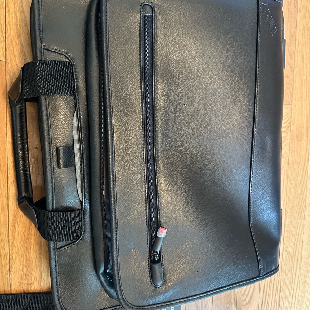 Lenovo Thinkpad Laptop bag Carrying case Brand New with accessory pouch.